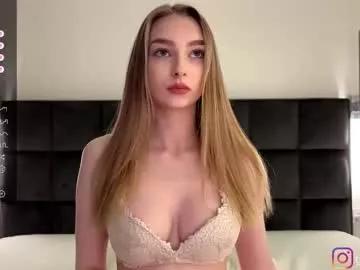 Entertain your craziest adult live sex cam dreams with our naked page! Sneak in and have a look our huge collection of naked strippers today! 
