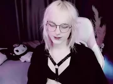 Girls free live sex cams: Check out the satisfaction of typing and cam2cam with our sensual livestreamers, who will teach you all about temptation and desires with their smoking hot physiques.