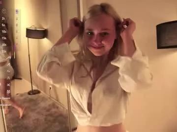Girls free live sex cams: Check out the satisfaction of typing and cam2cam with our sensual livestreamers, who will teach you all about temptation and desires with their smoking hot physiques.