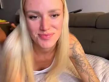 Girls free live sex cams: Check out the satisfaction of typing and cam2cam with our sensual livestreamers, who will teach you all about temptation and desires with their smoking hot physiques.