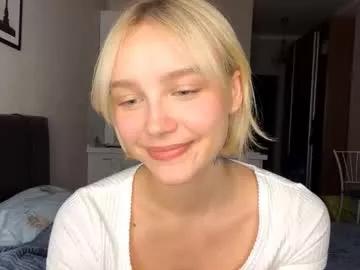 Girls free live sex cams: Check out the satisfaction of typing and cam2cam with our sensual livestreamers, who will teach you all about temptation and desires with their smoking hot physiques.