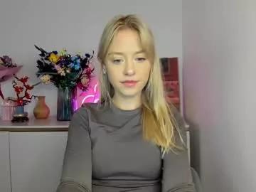 Girls free live sex cams: Check out the satisfaction of typing and cam2cam with our sensual livestreamers, who will teach you all about temptation and desires with their smoking hot physiques.