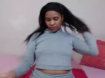 Petiteyasmin29x webcams show profile image 