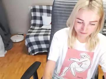 Girls free live sex cams: Check out the satisfaction of typing and cam2cam with our sensual livestreamers, who will teach you all about temptation and desires with their smoking hot physiques.