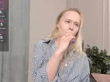 Girls free live sex cams: Check out the satisfaction of typing and cam2cam with our sensual livestreamers, who will teach you all about temptation and desires with their smoking hot physiques.