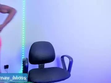 Discover the thrill of findom with our livestreamers, featuring butt-naked wildness while dancing and playing with their intimate vibrating toys.