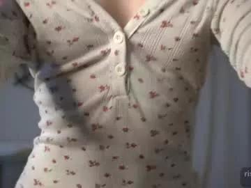 Girls free live sex cams: Check out the satisfaction of typing and cam2cam with our sensual livestreamers, who will teach you all about temptation and desires with their smoking hot physiques.