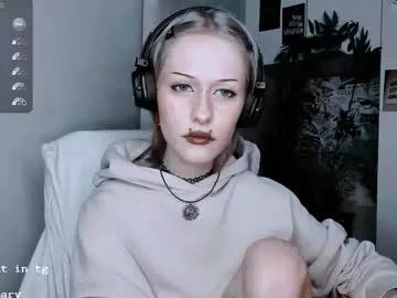 Girls free live sex cams: Check out the satisfaction of typing and cam2cam with our sensual livestreamers, who will teach you all about temptation and desires with their smoking hot physiques.