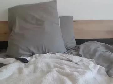 Girls free live sex cams: Check out the satisfaction of typing and cam2cam with our sensual livestreamers, who will teach you all about temptation and desires with their smoking hot physiques.