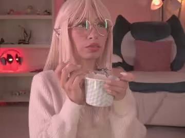 Girls free live sex cams: Check out the satisfaction of typing and cam2cam with our sensual livestreamers, who will teach you all about temptation and desires with their smoking hot physiques.