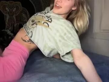 Girls free live sex cams: Check out the satisfaction of typing and cam2cam with our sensual livestreamers, who will teach you all about temptation and desires with their smoking hot physiques.