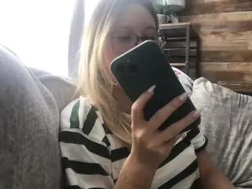 Girls free live sex cams: Check out the satisfaction of typing and cam2cam with our sensual livestreamers, who will teach you all about temptation and desires with their smoking hot physiques.