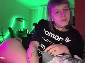 Girls free live sex cams: Check out the satisfaction of typing and cam2cam with our sensual livestreamers, who will teach you all about temptation and desires with their smoking hot physiques.