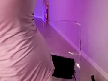 Girls free live sex cams: Check out the satisfaction of typing and cam2cam with our sensual livestreamers, who will teach you all about temptation and desires with their smoking hot physiques.