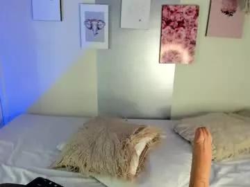Girls free live sex cams: Check out the satisfaction of typing and cam2cam with our sensual livestreamers, who will teach you all about temptation and desires with their smoking hot physiques.