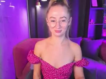 Girls free live sex cams: Check out the satisfaction of typing and cam2cam with our sensual livestreamers, who will teach you all about temptation and desires with their smoking hot physiques.