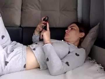 Girls free live sex cams: Check out the satisfaction of typing and cam2cam with our sensual livestreamers, who will teach you all about temptation and desires with their smoking hot physiques.