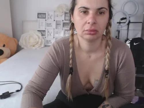 Photos of andreeasquirt from Cherry is Freechat