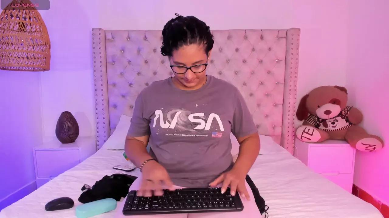 Photos of danielleevanss from Cherry is Freechat