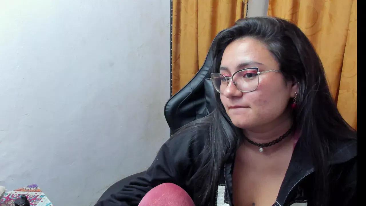 lunanueva from Cherry is Freechat