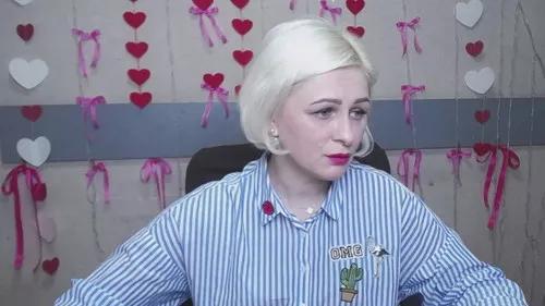Girls free live sex cams: Check out the satisfaction of typing and cam2cam with our sensual livestreamers, who will teach you all about temptation and desires with their smoking hot physiques.