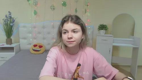Photos of tinaredly from Cherry is Freechat