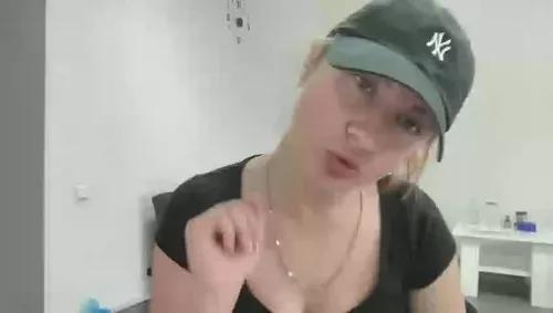Photos of yourlyna from Cherry is Freechat