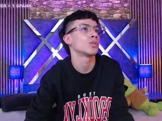 aaron_blink from Flirt4Free is Freechat