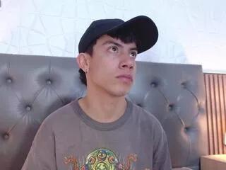 aaron_blink_james_oclock from Flirt4Free is Freechat
