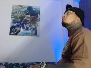 apolo_strongman from Flirt4Free is Freechat