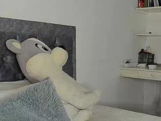 ari_cooper from Flirt4Free is Freechat