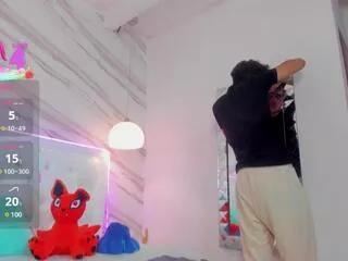 attlas_moon from Flirt4Free is Freechat