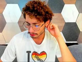 axel_girac from Flirt4Free is Freechat