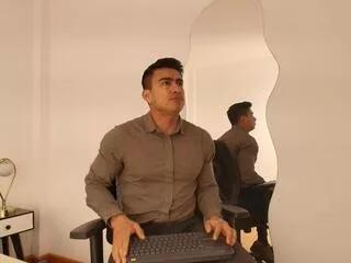chris_clarck from Flirt4Free is Freechat