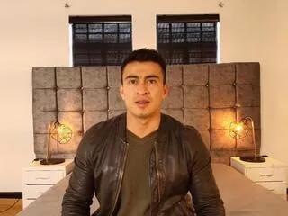 chris_clarck from Flirt4Free is Freechat