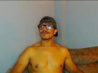 damian_risso from Flirt4Free is Freechat