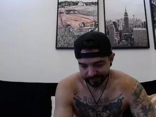 joey_james from Flirt4Free is Freechat