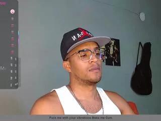 latino_xandre from Flirt4Free is Freechat