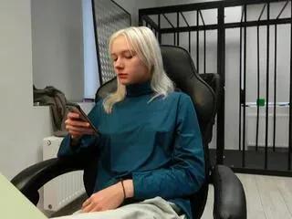 laura_chaplin from Flirt4Free is Freechat