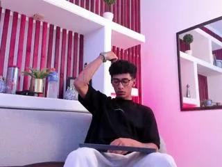leon_creed from Flirt4Free is Freechat