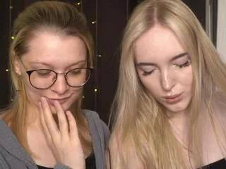 mae_beddingfield_sara_mauri from Flirt4Free is Freechat
