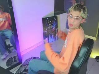 mattias_dantee from Flirt4Free is Freechat
