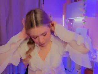 myrle_bjelland from Flirt4Free is Freechat