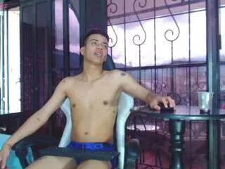 noah_smiith from Flirt4Free is Freechat