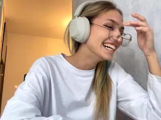 roseanna_holaday from Flirt4Free is Freechat