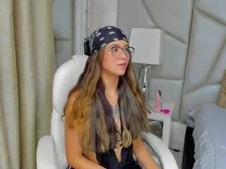 roxanne_evan from Flirt4Free is Freechat