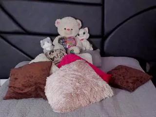 Girls free live sex cams: Check out the satisfaction of typing and cam2cam with our sensual livestreamers, who will teach you all about temptation and desires with their smoking hot physiques.