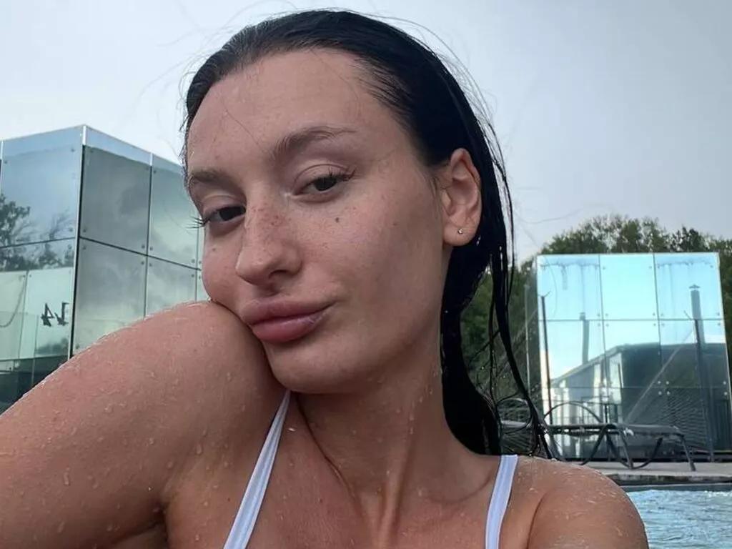 AliceLewandovski from LiveJasmin is Freechat