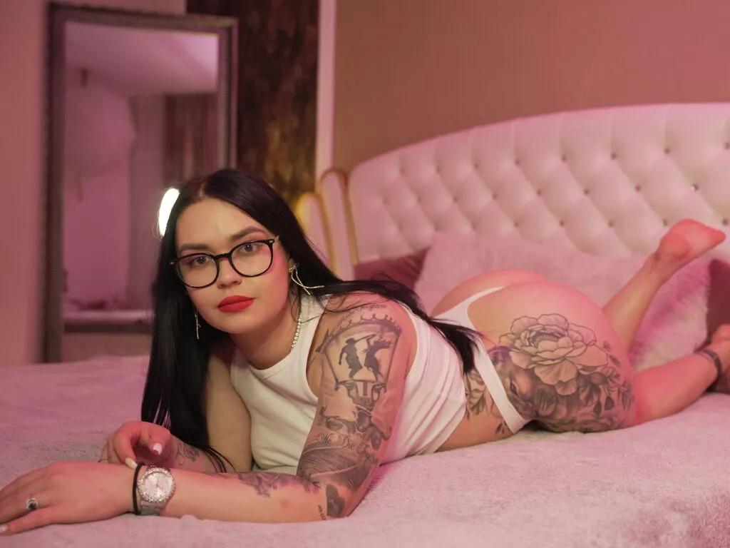 AliceMaySanders from LiveJasmin is Freechat