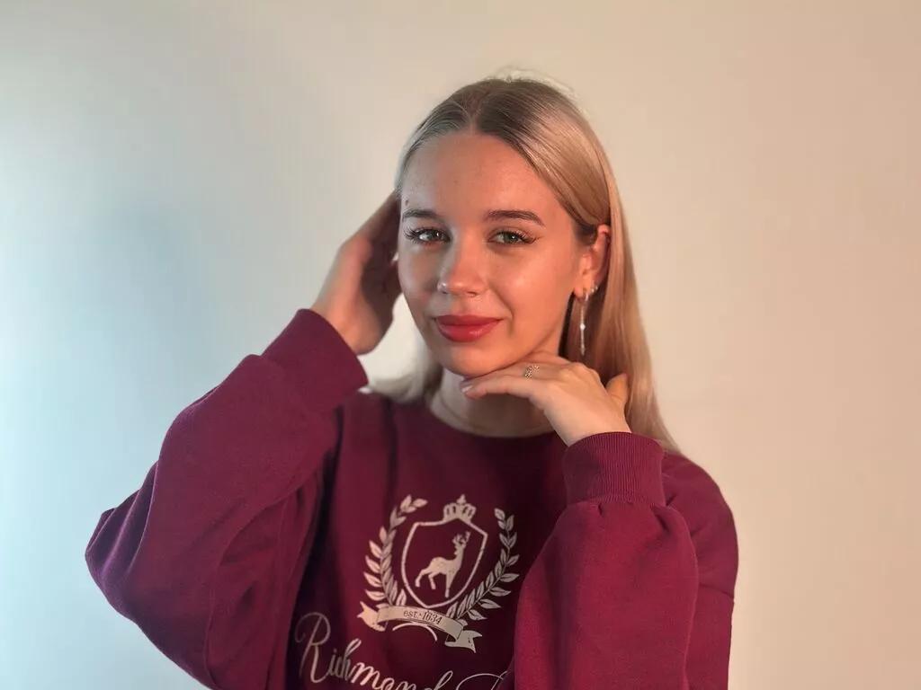 AliceWoody from LiveJasmin is Freechat